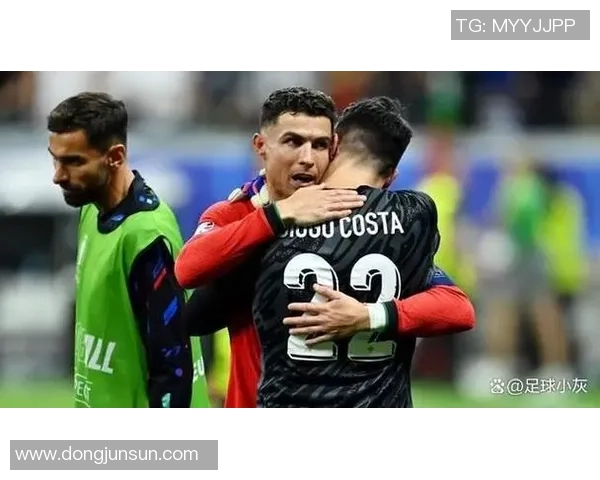 足球巨星泪洒赛场瞬间背后的故事与情感表达